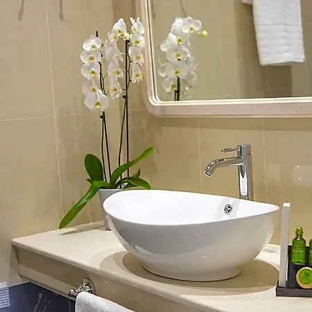 Tirkouaz - Vk Luxury Suites-private Parking Szálloda *